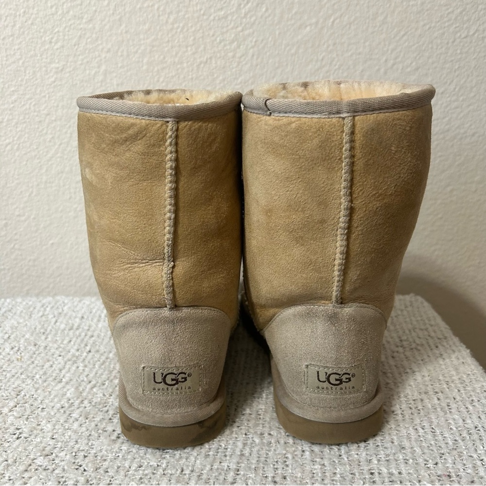 UGG Classic Short Boot - Picture 5 of 8